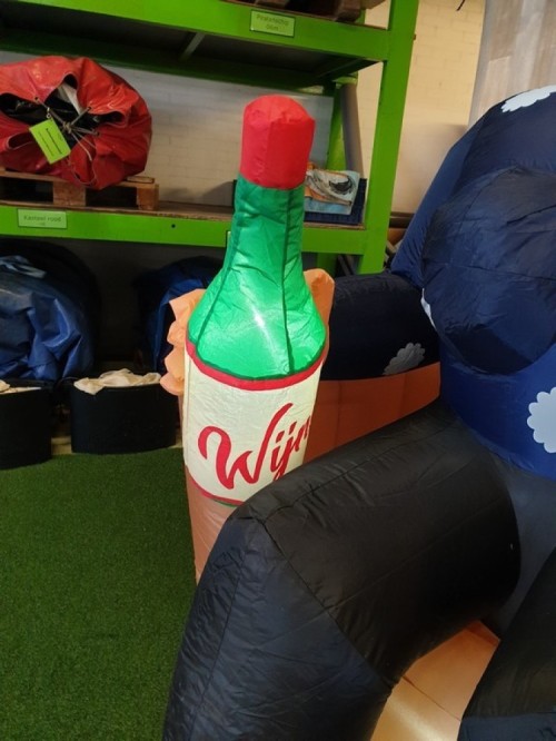 Indoor Sarah zittend op stoel 2,3m